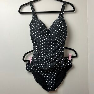 Bond-eye polka dot tankini